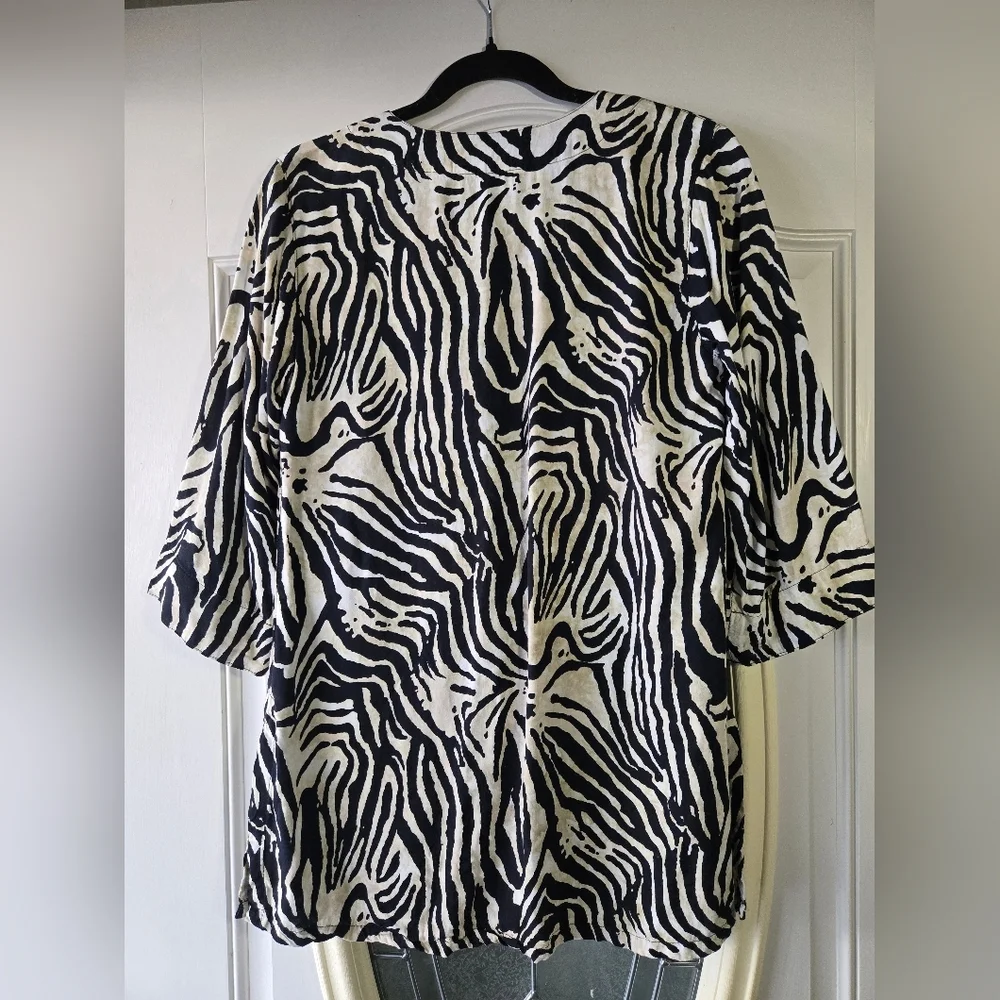 Soft Surroundings Black and Cream Animal‎ Print Single Button Cardigan ~ Small